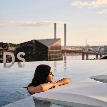 Melbourne Marriott Hotel Docklands Exterior foto Skyline pool