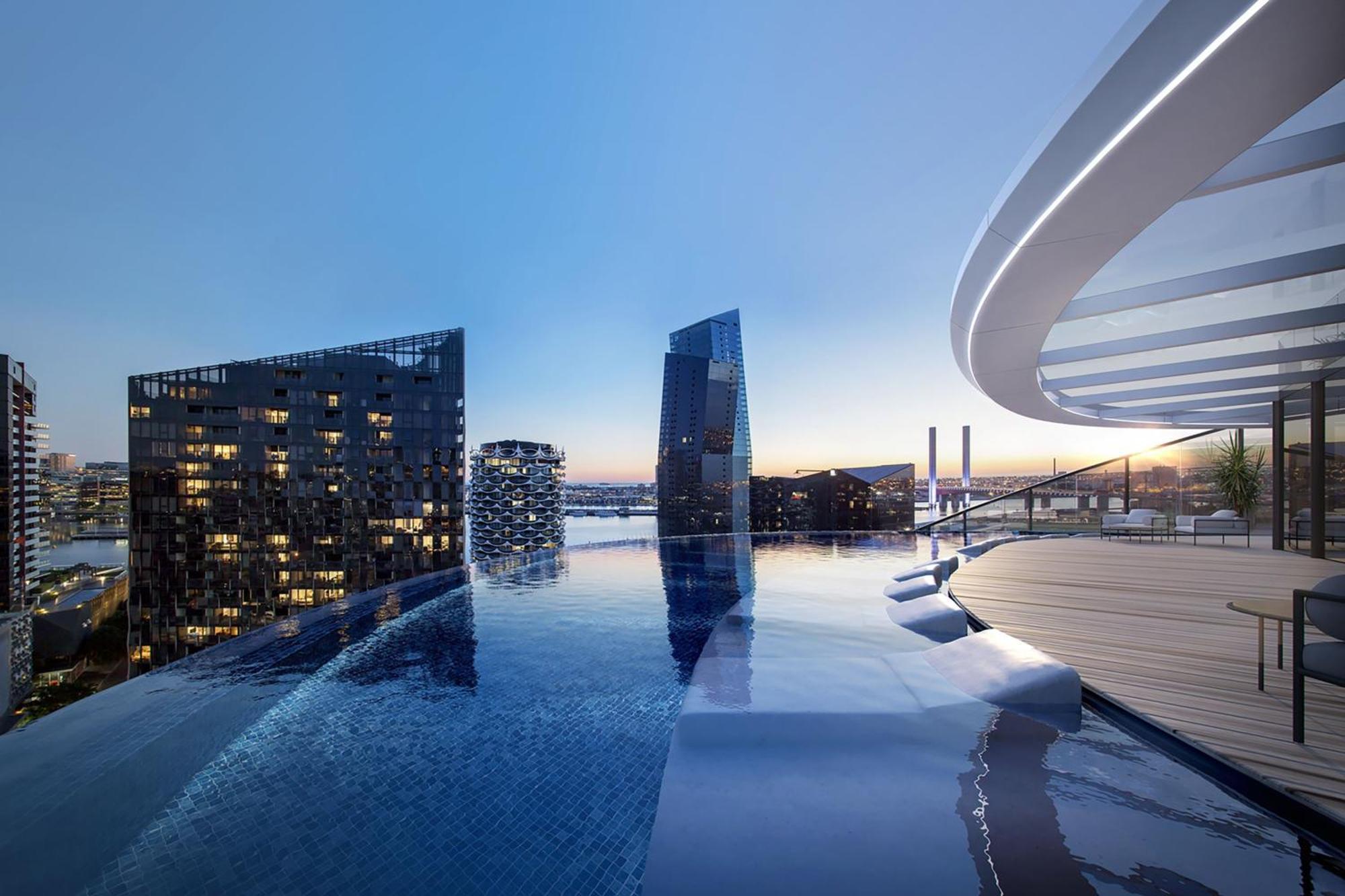 Melbourne Marriott Hotel Docklands Exterior foto Skyline pool