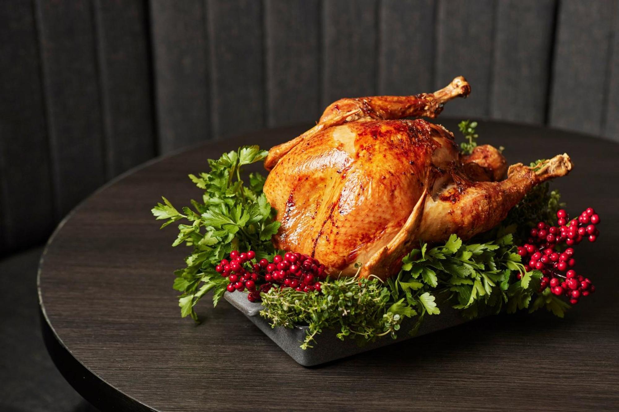 Melbourne Marriott Hotel Docklands Exterior foto A roasted turkey