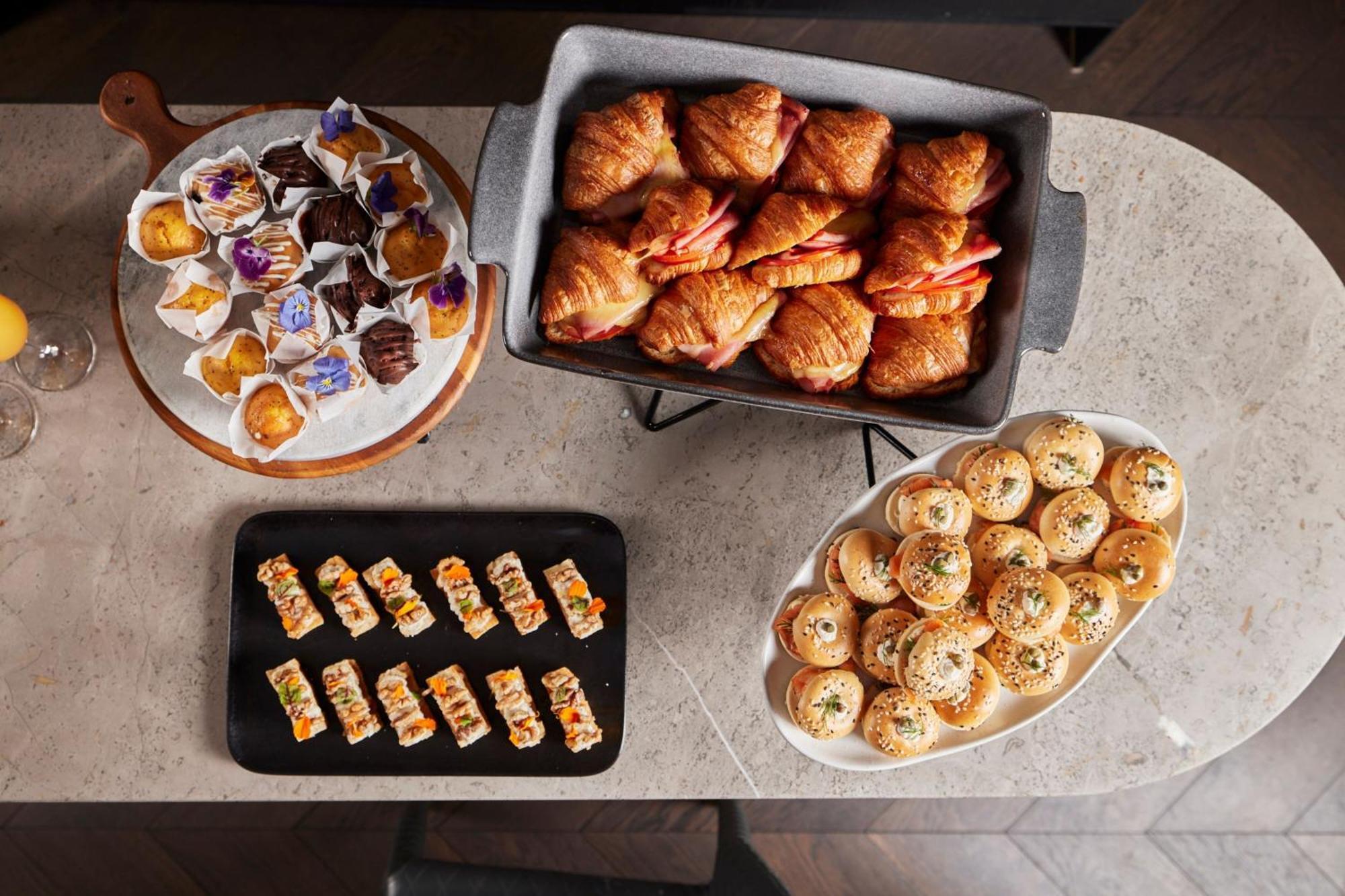 Melbourne Marriott Hotel Docklands Exterior foto A selection of finger food